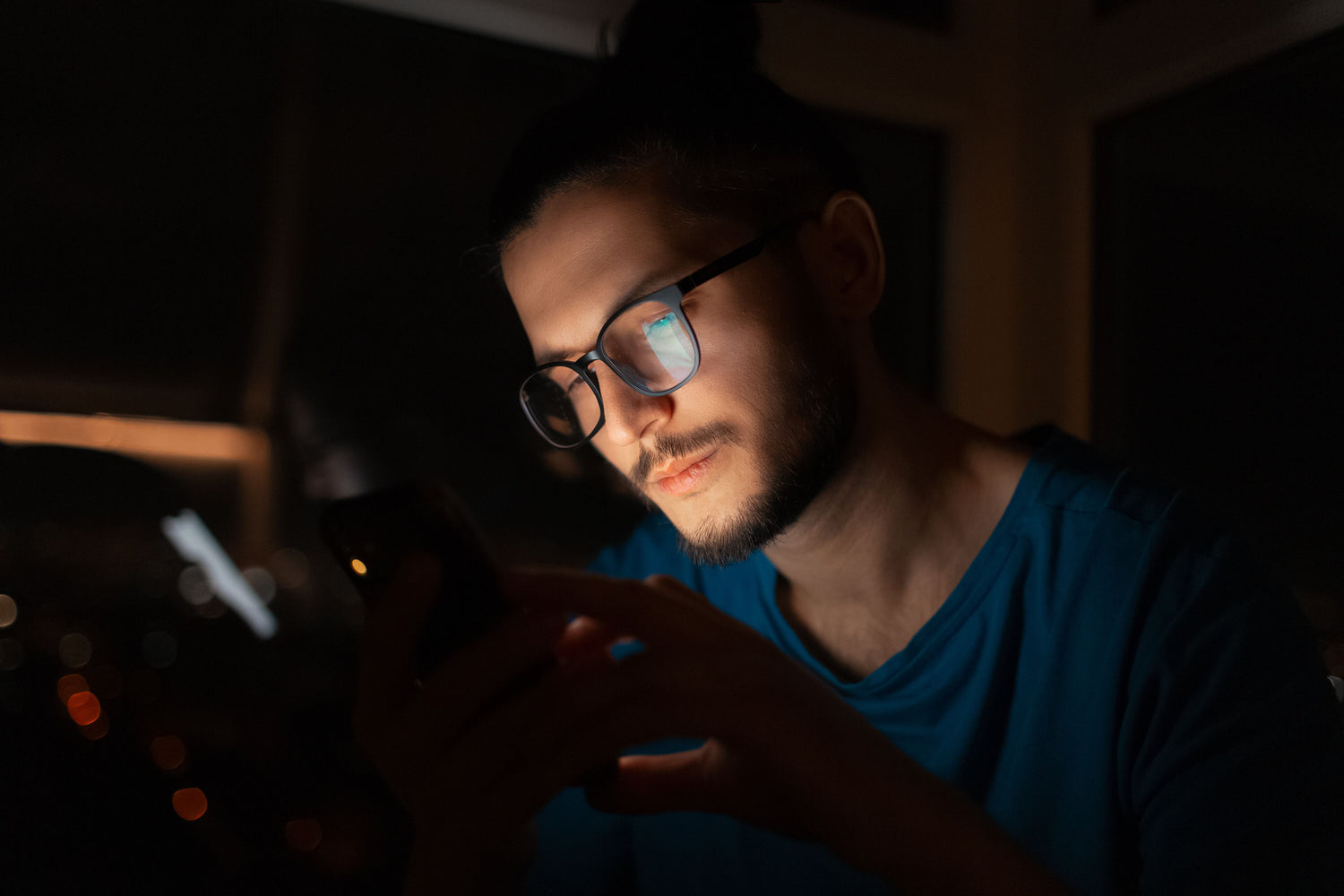 A Comprehensive Guide to Smartphone Use and Eye Health  with Specxyfy